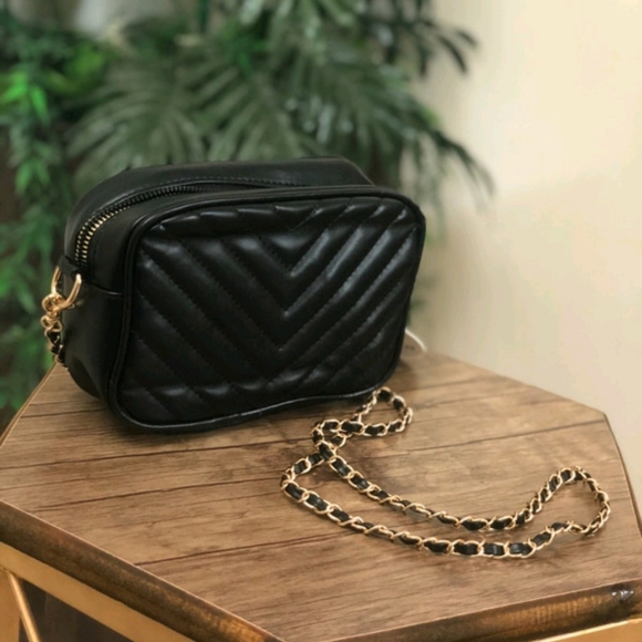 Just In🌸 Chervon Crossbody purse. Women's - Picture 15 of 15